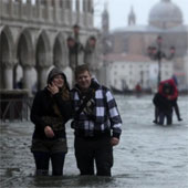 Use Venice satellite tracking subsidence
