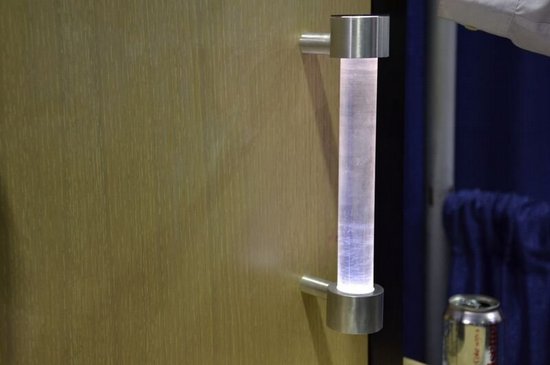 UV sterilizing door handle costs 13 USD