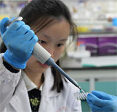 Vaccination against influenza H7N9 initially tested successfully