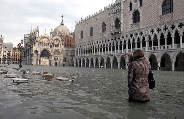 Venice is both sinking and tilting