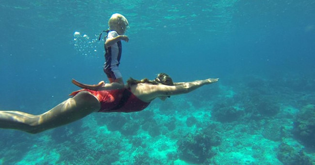 Video: 3-year-old baby diving without oxygen tank at a depth of 10m