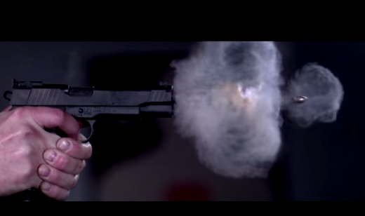 Video 73000 FPS captures the moment when bullets come out of the barrel