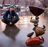 Video: Art of stone balance