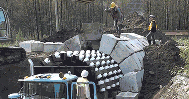 Video: Assembling small concrete blocks to form a tunnel