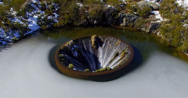 Video: Beautiful waterhole in the lake in Portugal