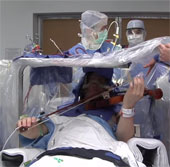 Video: Brain surgery while playing violin
