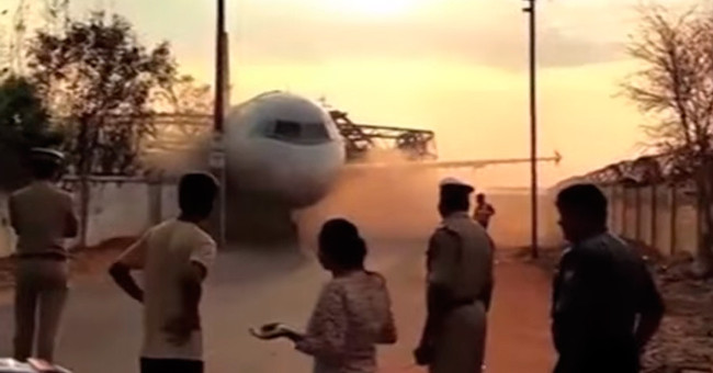 Video crane 'drop' Airbus A-320 aircraft