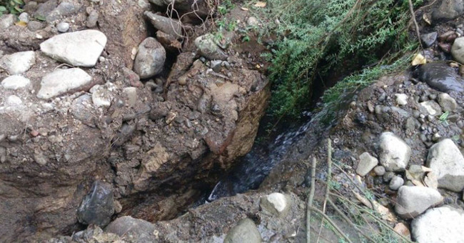 Video: Death cracks devour the river after a night