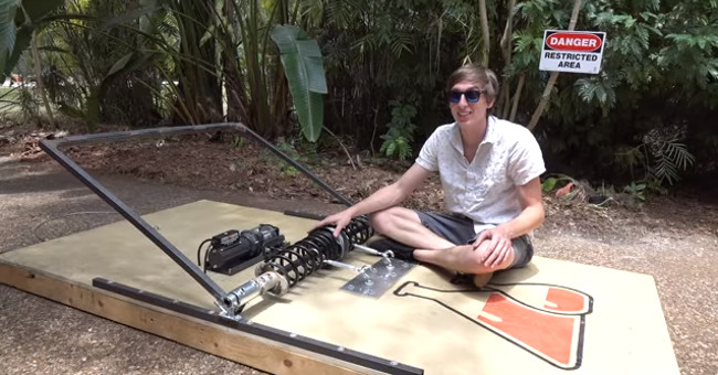 Video: Giant mouse trap catches elephants, crushing coconut fruits