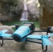 Video: Glide with virtual reality glasses and drones