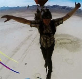 Video: Go on a rope at a height of 1200m without using a protective cord