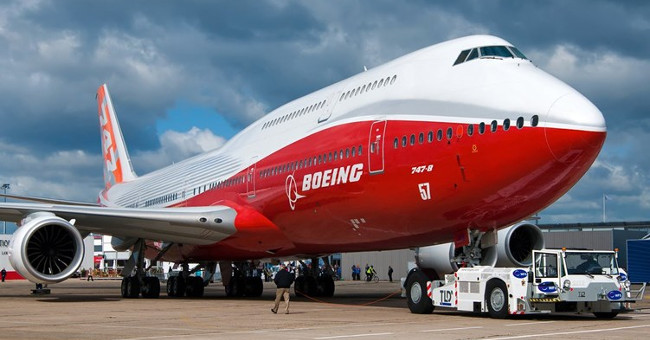 Video: How does a 500-ton aircraft win gravity?