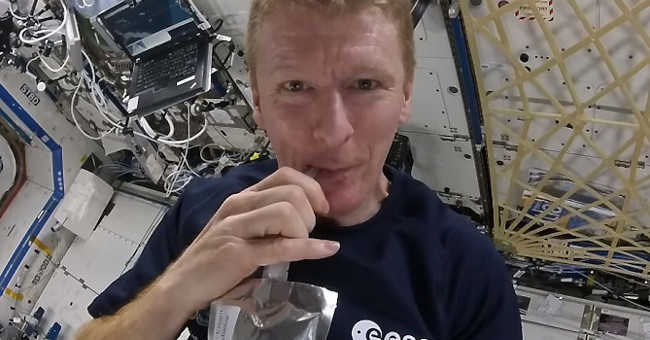 Video: How to enjoy coffee on the universe?