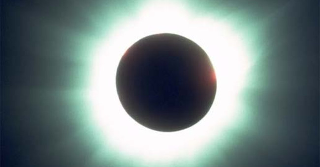 Video: How to observe a total eclipse safely