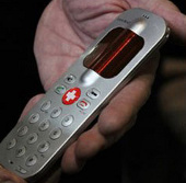 Video: Introduce the phone using a mini battery