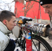 Video: Jet engine for bicycles