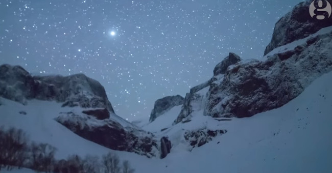 Video: Lyrids meteor shower blazing in the night of China