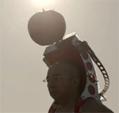 Video: Machine provides food for athletes