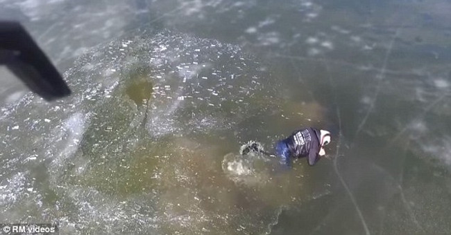 Video: Save yourself in the ice lake with a pair of screwdrivers