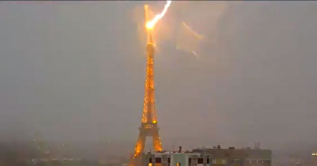 Video scenes rarely see lightning hit the Eiffel Tower