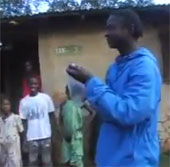Video: Strange person capable of spraying water like an elephant