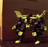Video: The battle of Transformers toys
