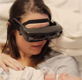 Video: The first time a blind mother saw her son for the first time