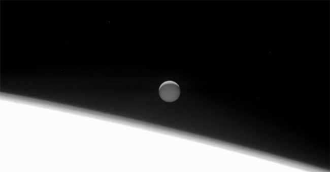 Video: The last image of Cassini ship to Earth just before death