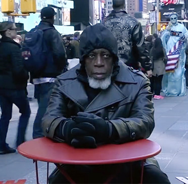 Video: The reaction of the man to technology after 44 years in prison