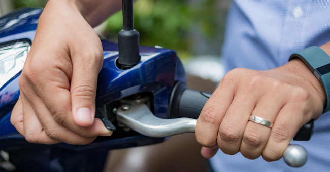 Video: The rear locking feature on some Honda scooters