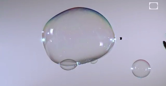 Video: The reason soap bubbles don't break when poked by hand