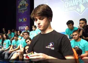 Video: The World Record resolves the 7x7 Rubik block in just 2 minutes