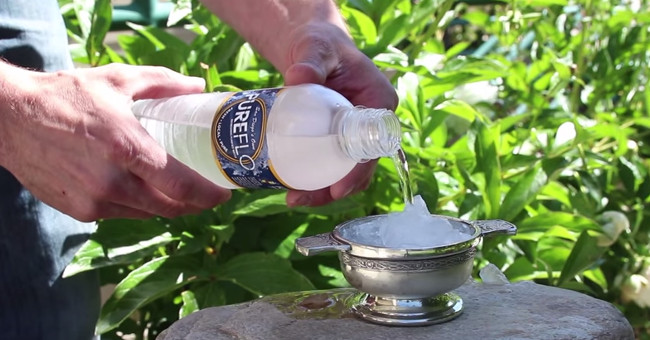 Video: Trick to turn liquid water into ice immediately