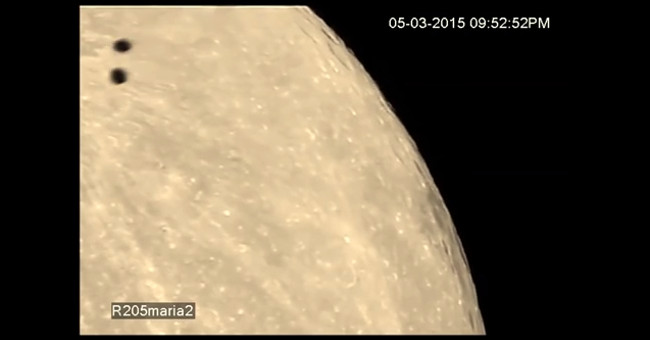 Video: UFO hovering over the Moon, preparing to attack the military?