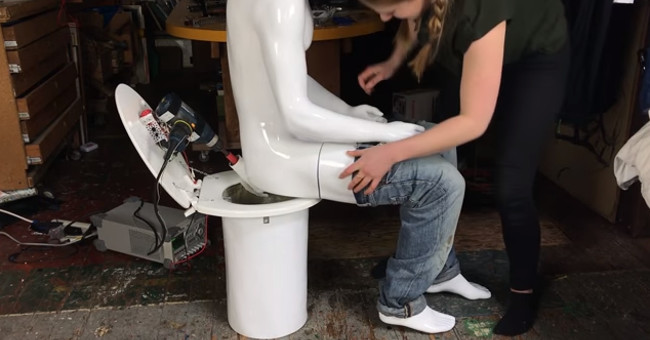 Video: Youtuber makes a butt-wiping machine