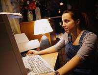 Vietnam ranks third in Internet growth