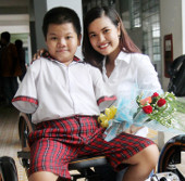 Vietnamese schoolgirls invented wheelchairs for people with disabilities