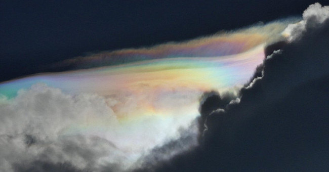 Virtual clouds appear suddenly in the sky of Australia