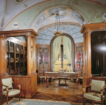 Visit the office of celebrities in world history