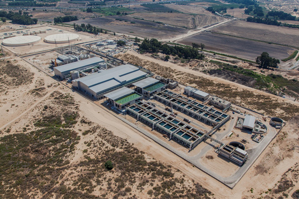 Visit the seawater turning factory into the world's largest freshwater