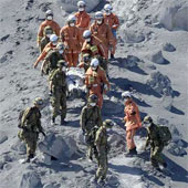 Volcanoes suddenly erupt, causing many deaths in Japan