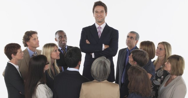 Wanting employees to be loyal to them, bosses absolutely do not do the following 9 things