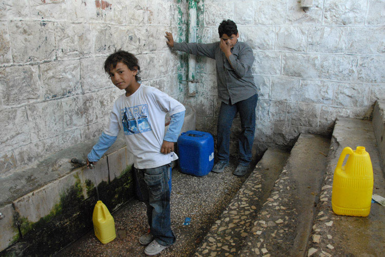 Warning of the risk of serious water shortage