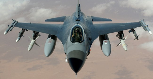 Warplanes are all known, but the scene they fired, dropped bombs from the cockpit you saw?