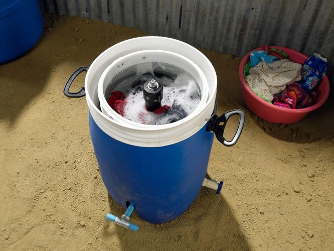 Washing machine powered by human