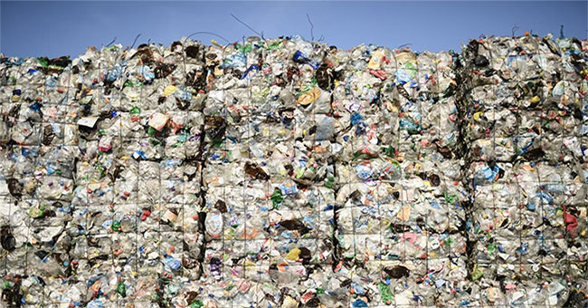 Waste of biodegradable plastics produces greenhouse gases