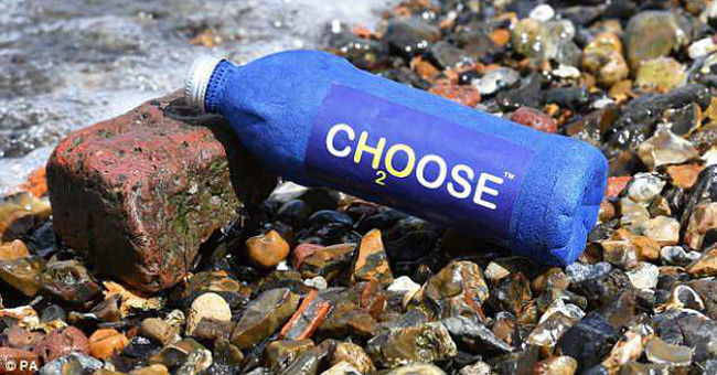 Water bottles save the world: dissolved in sea water after 3 weeks, it doesn't matter what fish eat in