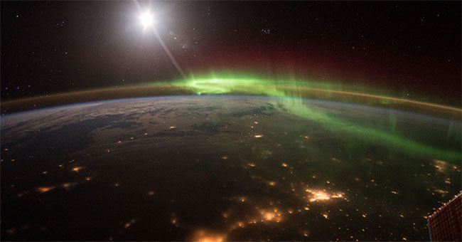Weak magnetic fields can produce iron snow on Earth