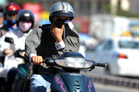 Weekends, many places are hot to 36 degrees Celsius