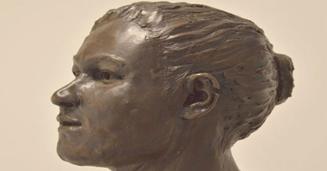 Western Luong Nu Quoc was found in America